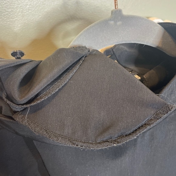 Graver Studios Mock Neck Black Shell Keyhole Medium - Picture 3 of 6